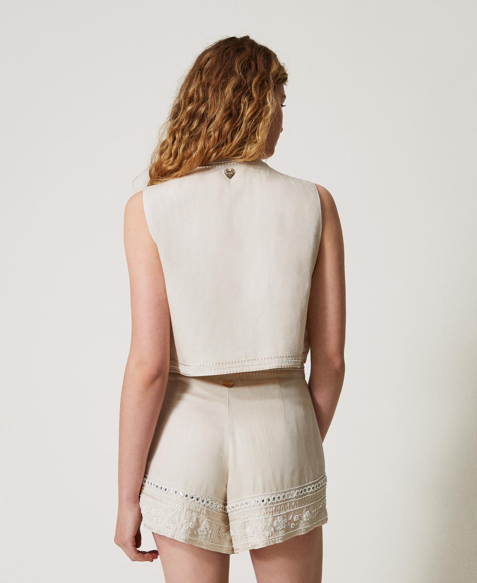 Shorts de mezcla de lino con bordado Bordado Almond Beige / Dark Almond Beige Mujer 251LM2FEE_12376_03