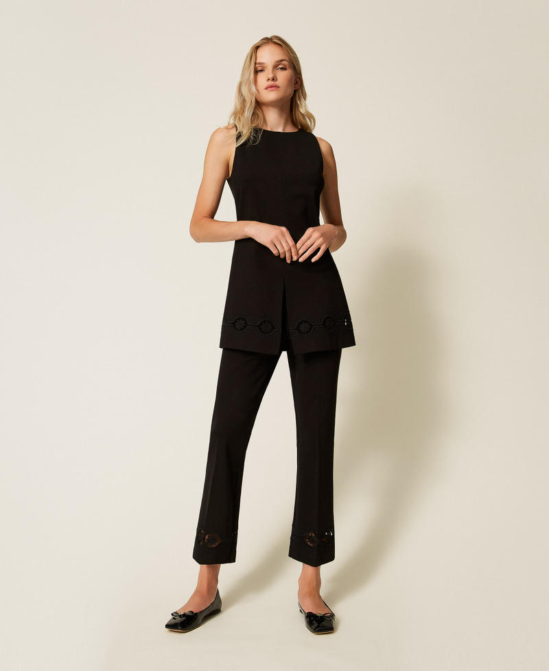 Trousers with floral embroidery Black Woman 252TP2101_00006_01