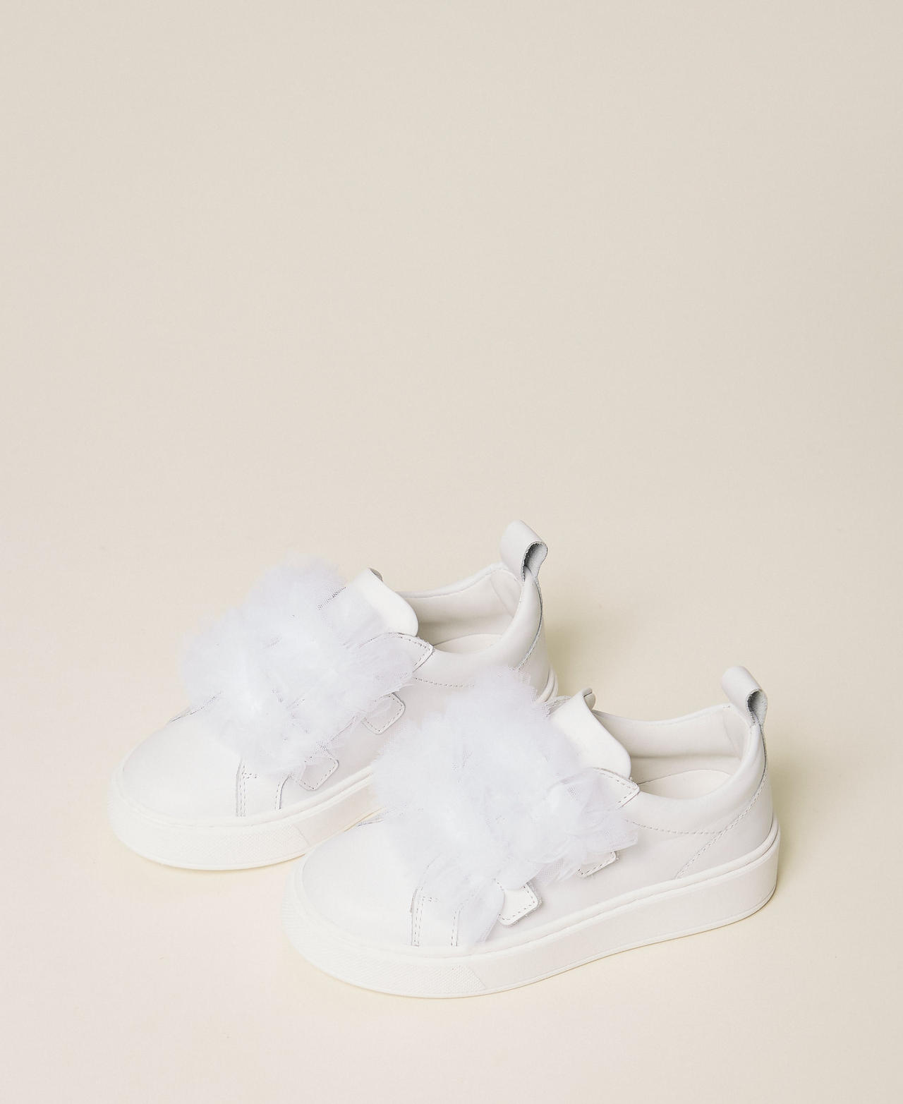 Girls' leather trainers with tulle flower Milk Girl 261GCB010_12577_02