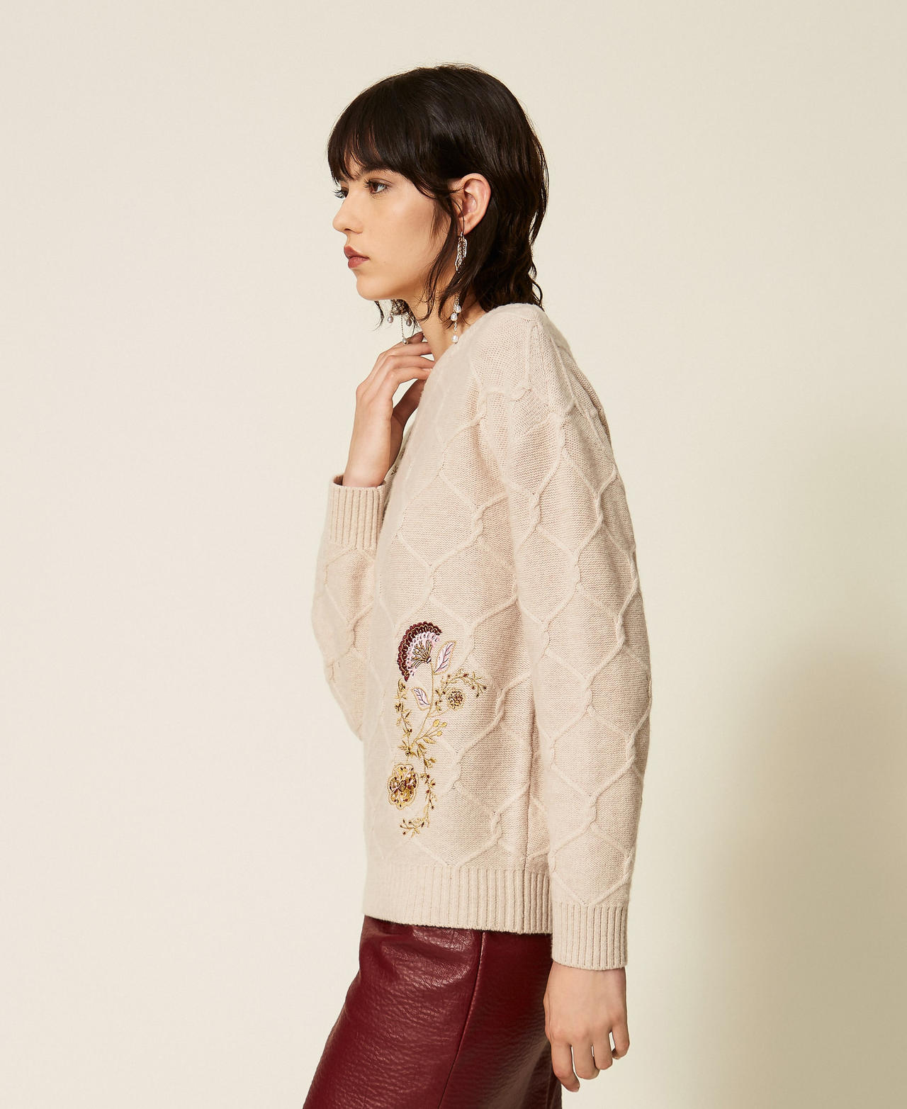 Crew neck wool jumper with floral embroidery Light Beige Melange Woman 262AP3191_13870_02