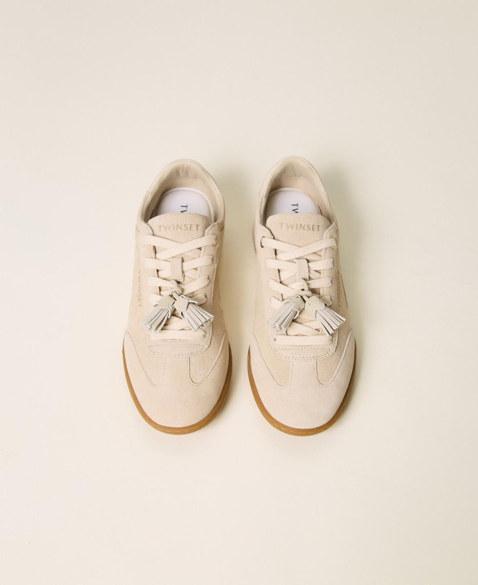 Suede trainers with tassels Vanilla White Woman 262TCP090_00145_04