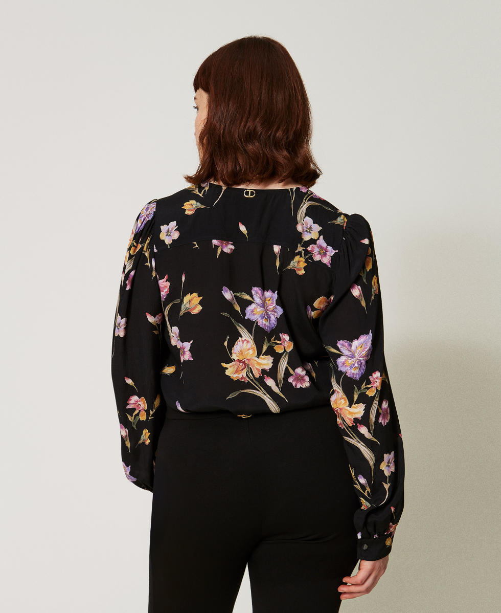 Cr&ecirc;pe de Chine floral shirt Multicolour/Black Iris Print Woman 251TP2774_12328_03