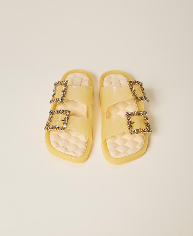 Slide-Sandale mit Schmuckschnallen &bdquo;Corn Cream&ldquo;-Gelb Frau 261LMT012_13415_04