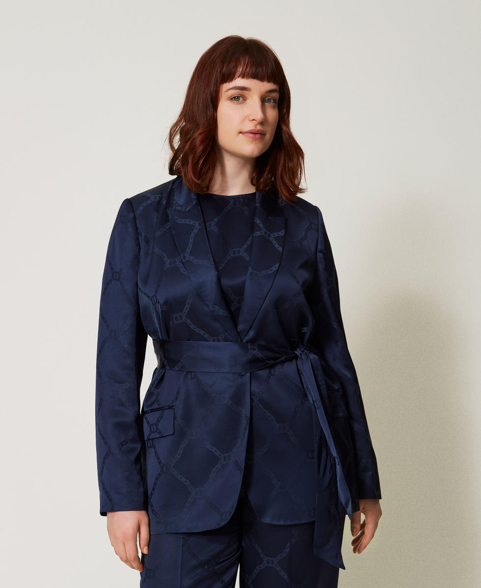 Chaqueta blazer con Oval T jacquard &iacute;ndigo Mujer 251TP2010_00384_01