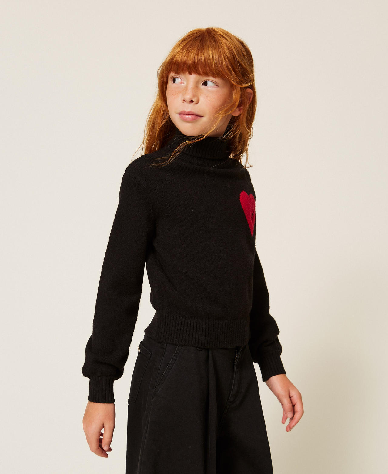 Turtleneck jumper with heart and logo Black/"Magenta" Heart Red Girl 262GJ3040_13774_02