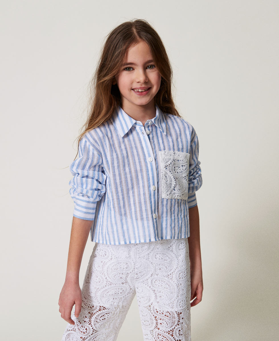 Camicia cropped in mussola e macram&egrave; Riga Paper Blue / Ice Bambina 251GJ2472_12208_01