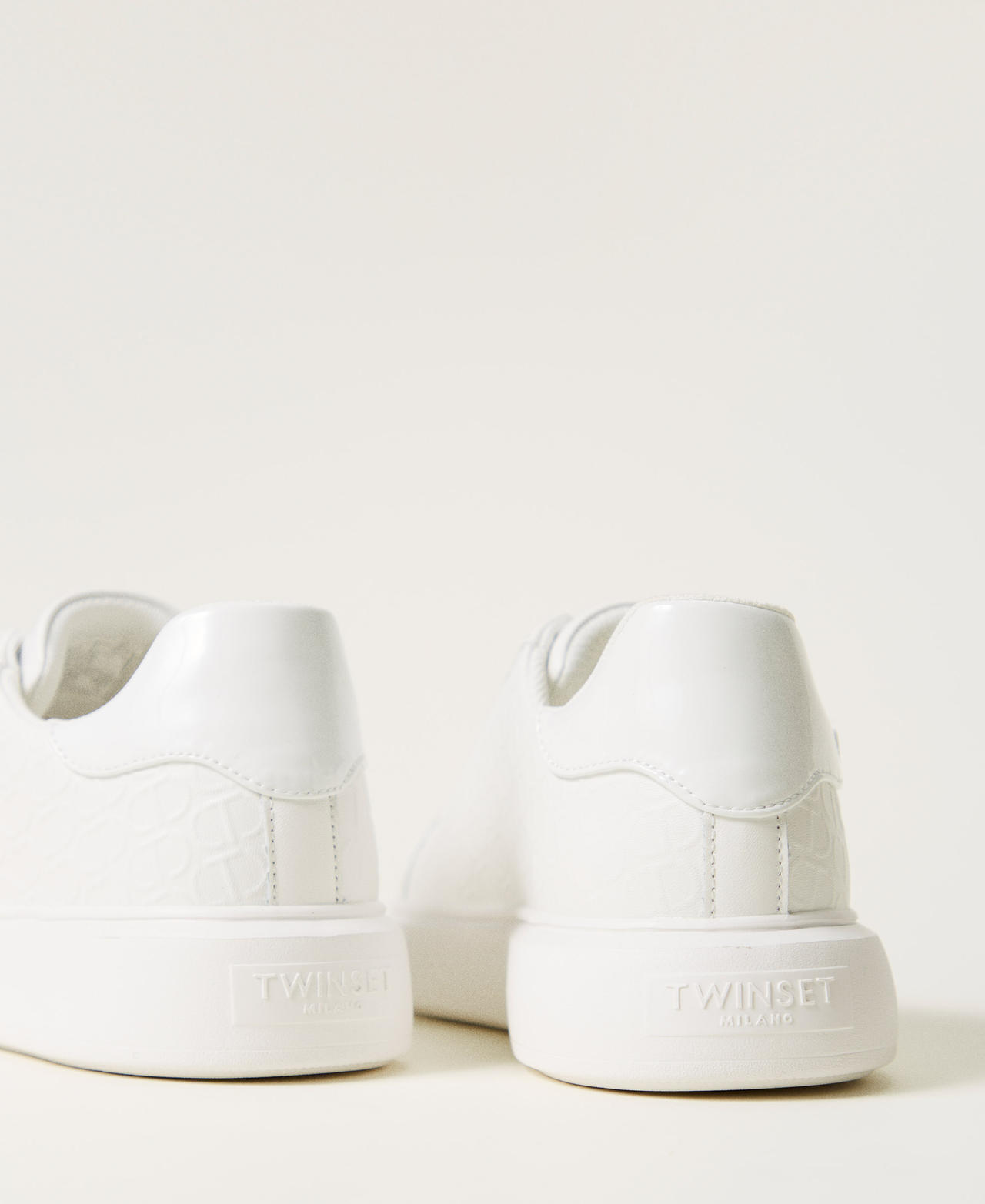Leather trainers with logo White Woman 251TCP01C_00001_03